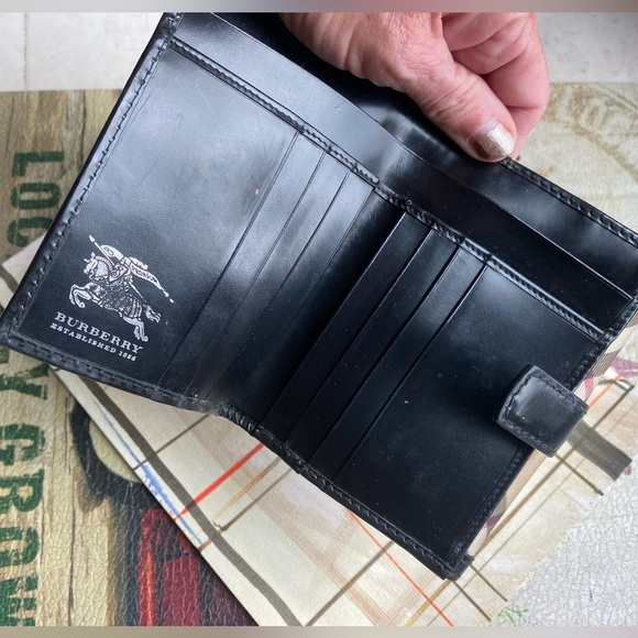 BURBERRY NOVA CHECK Bifold Wallet w/front pouchPVC/Black Patent🔥Italy🇮🇹🔥EUC! - Picture 15 of 17